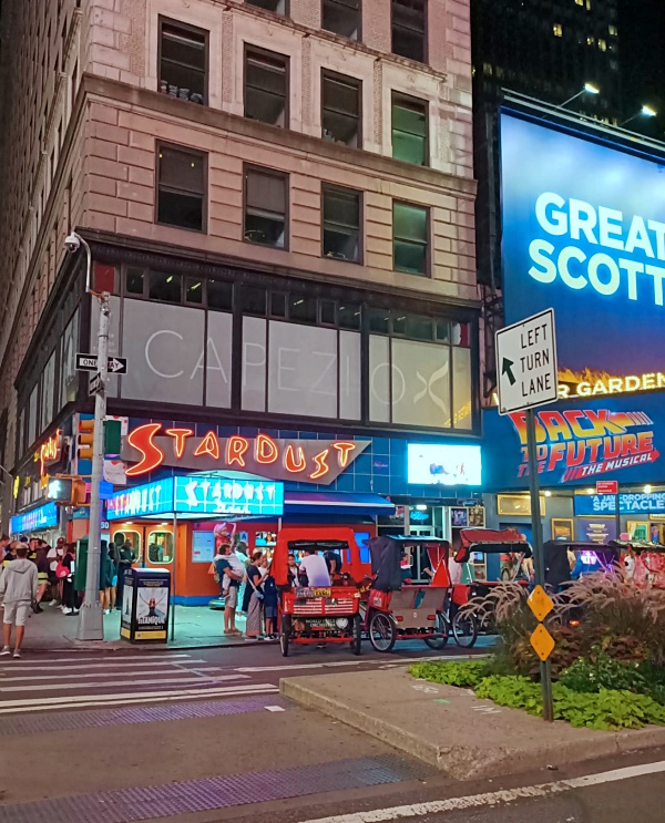 esterno-ellen's-Stardust-Diner