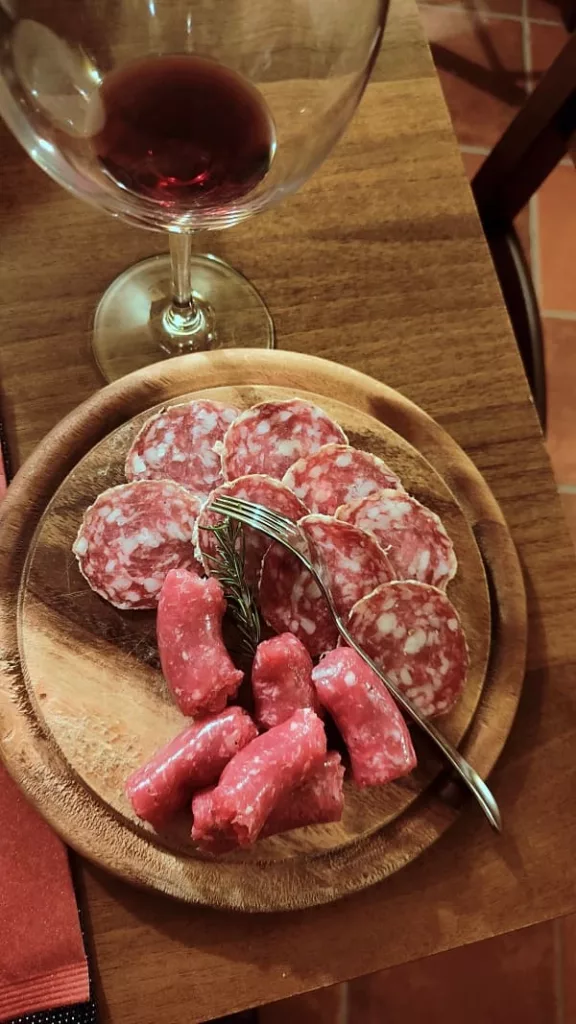 Tagliere di salsiccia e salame