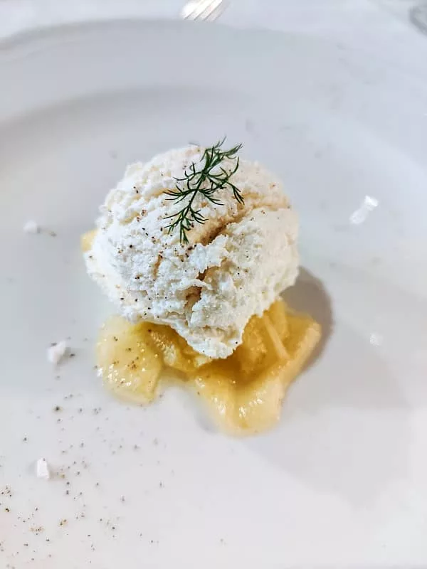 Ricotta della collina veronese con mostarda di mele